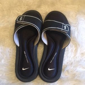 Nike slides